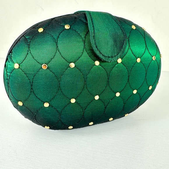 Whiting and Davis Clamshell Clutch Statement Bag Magnetic Closure 1980’s Green - Picture 1 of 15